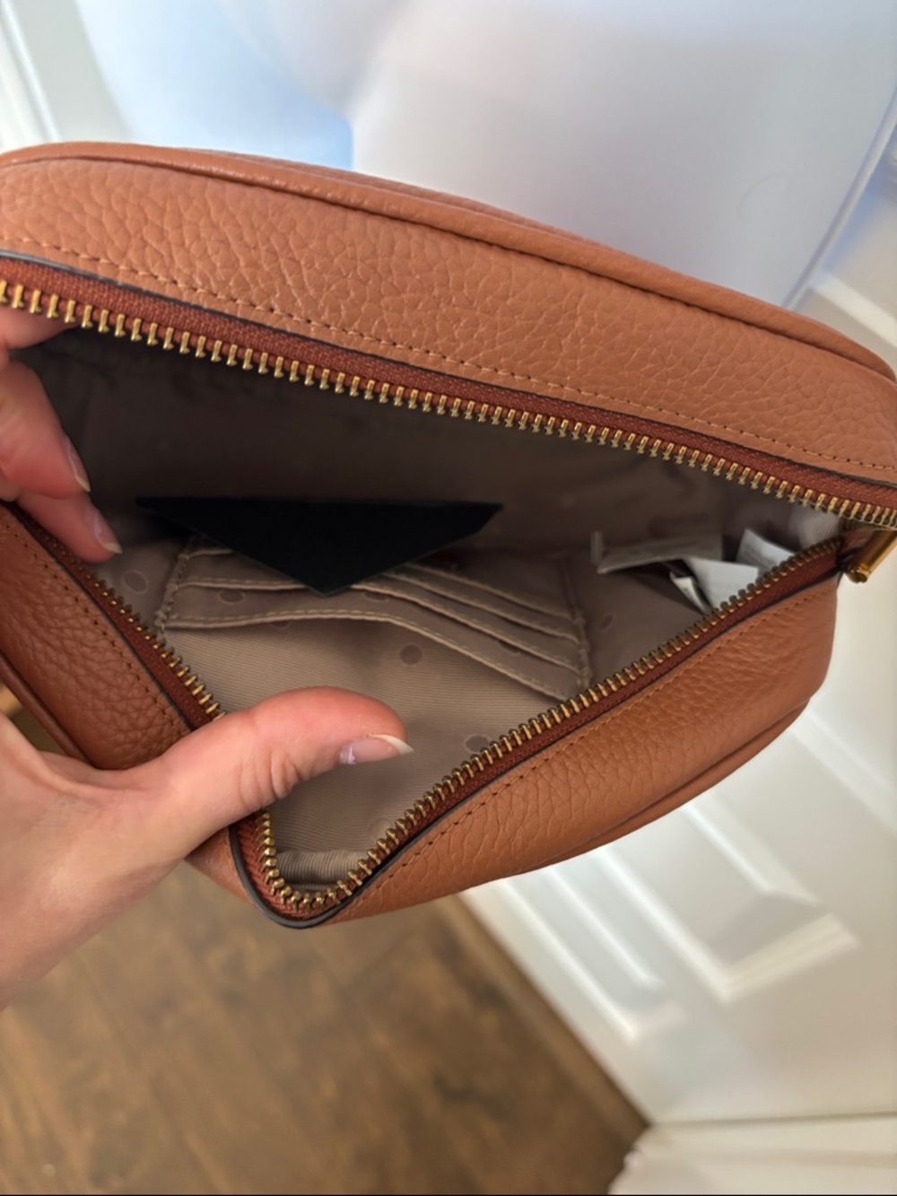 NWT J Crew Tan Leather Crossbody Bag with Adjustable Strap - Picture 4 of 4